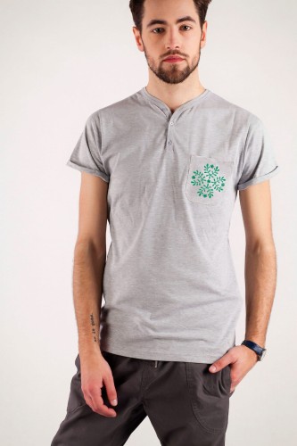 T-shirt szary z haftem krakowskim