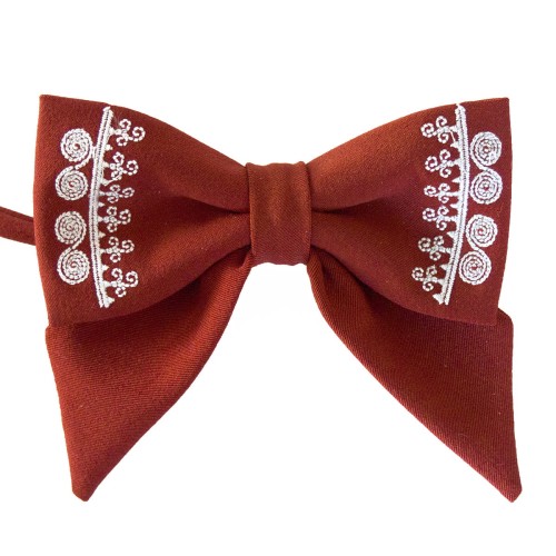 Mucha z haftem biłgorajskim