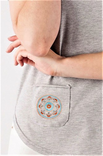 T-shirt szary z haftem kurpiowskim