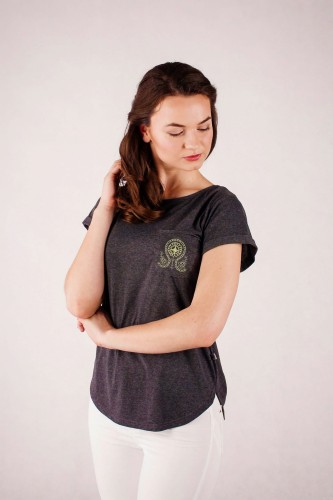 T-shirt grafitowy z haftem wielkopolskim