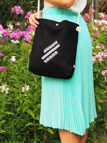 Torebka z haftem biłgorajskim