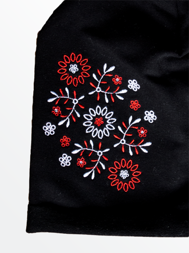 Czapka z haftem krakowskim