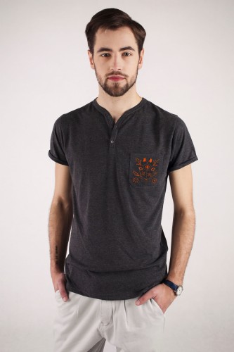 T-shirt grafitowy z haftem bamberskim