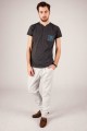 T-shirt grafitowy z haftem krakowskim