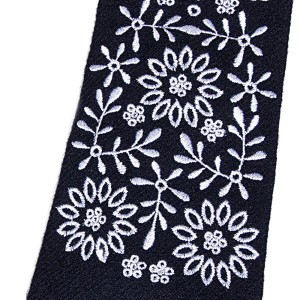 Krawat folk granatowy, haft krakowski biały