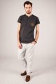 T-shirt grafitowy z haftem góralskim