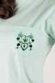 T-shirt miętowy z haftem spiskim