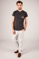 T-shirt grafitowy z haftem hrubieszowskim