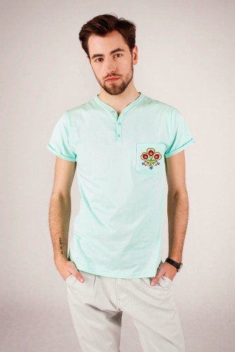 T-shirt miętowy z haftem góralskim