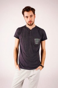 T-shirt grafitowy haft spiski