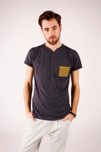 T-shirt grafitowy z haftem rzeszowskim